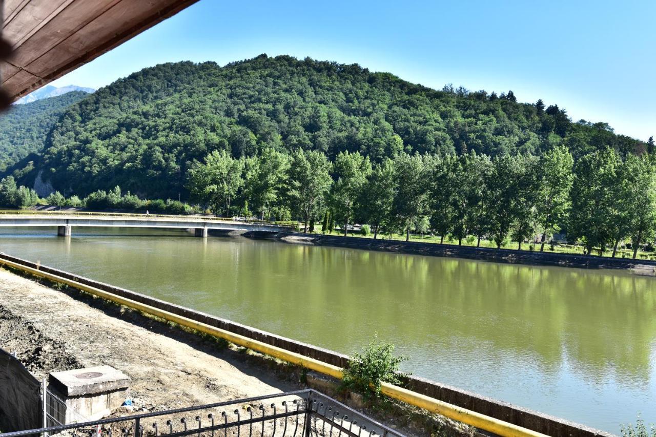 Hotel Ostrov Călimăneşti Buitenkant foto