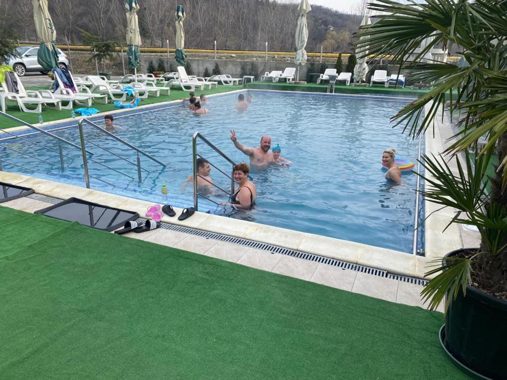 Hotel Ostrov Călimăneşti Buitenkant foto