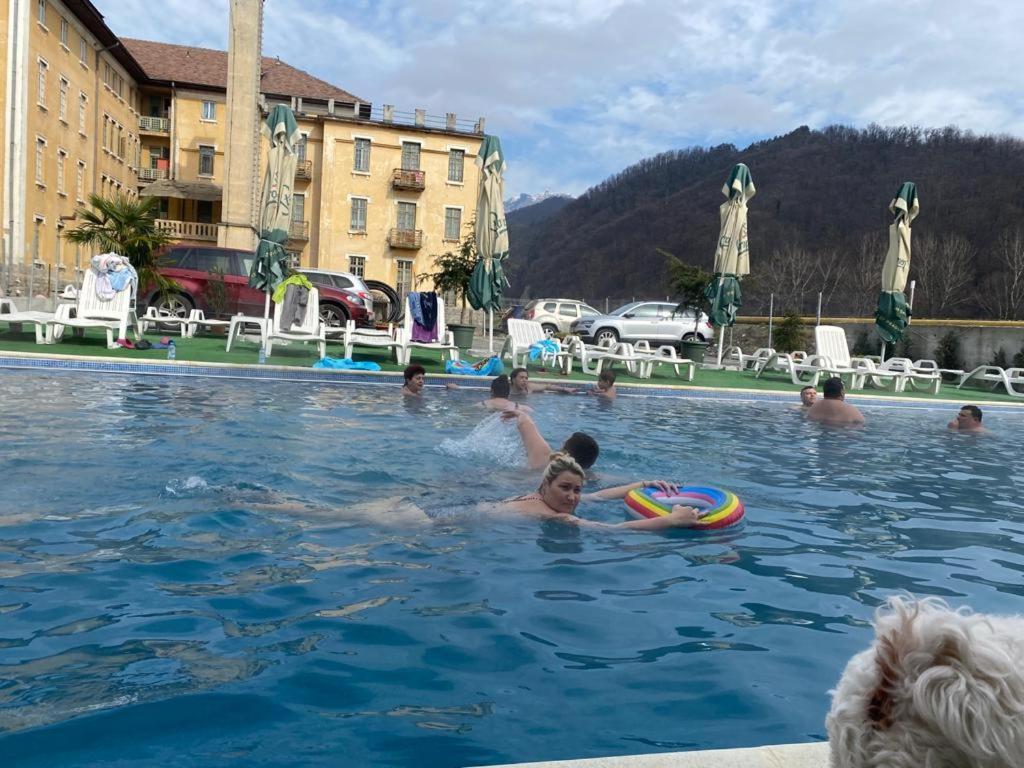 Hotel Ostrov Călimăneşti Buitenkant foto